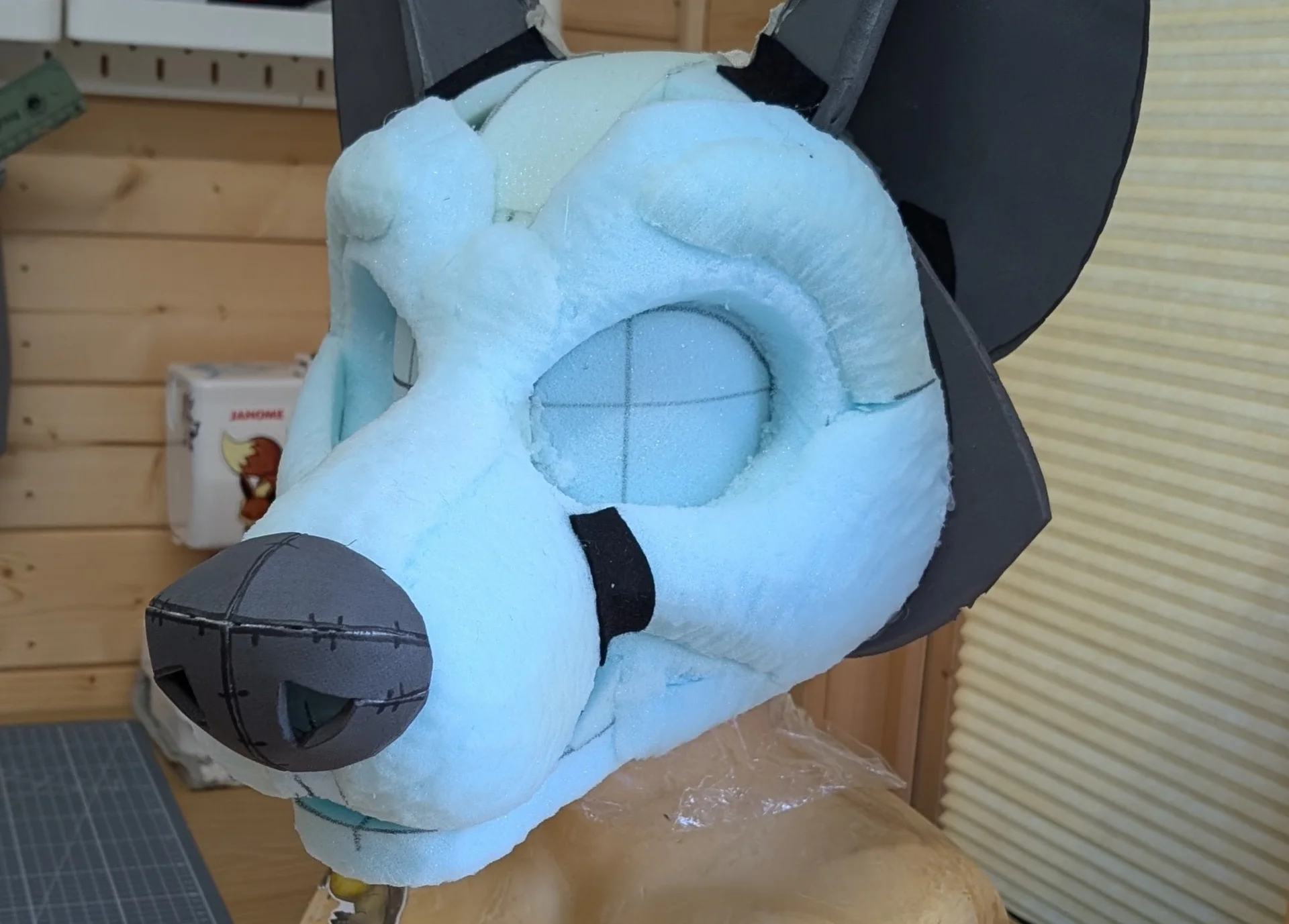 foam base carve husky